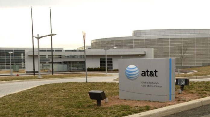 AT&T bolsters SDN