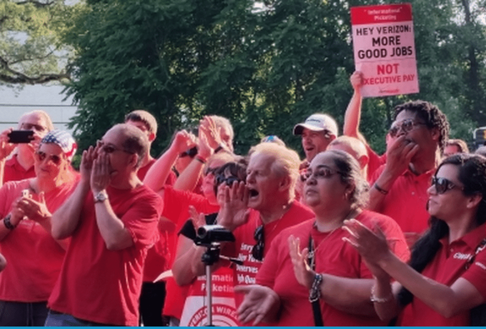 Verizon workers prepare for rally