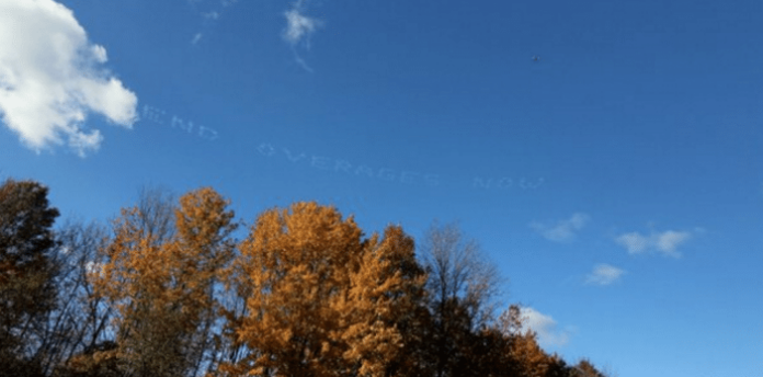 T-Mobile US sky message for Verizon