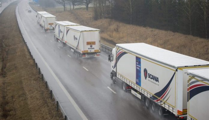 truck platooning