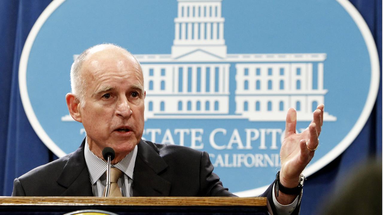 California Governor Jerry Brown Vetoes Small Cell Bill Rcr Wireless News 1522