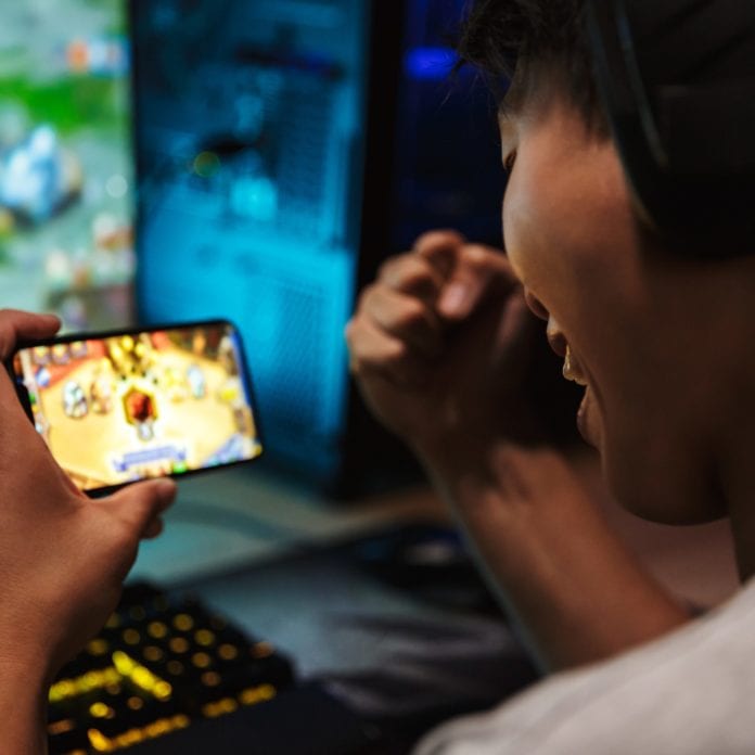 5G cloud gaming