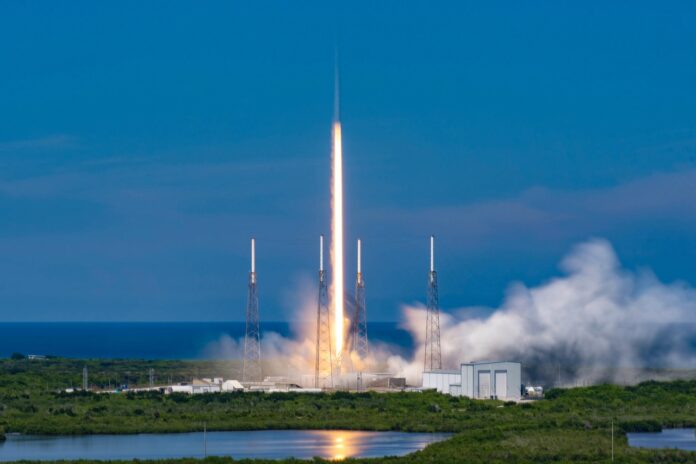 A SpaceX Falcon 9 rocket delivers Starlink satellites into space